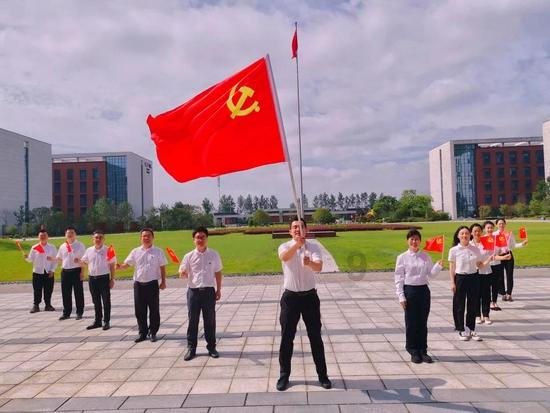 我跟我老结婚七八年,我一个月工资四千左右?-专业知识问答网页,快速获取解答